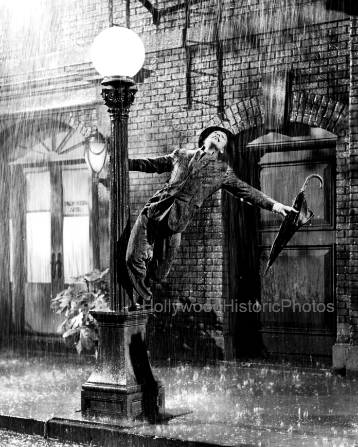 Gene Kelly 1952 Singin In the Rain MGM WM.jpg